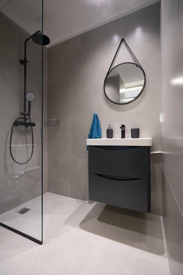 Monastiraki Metro St 2 Bedrooms 6 Pers By Mps *